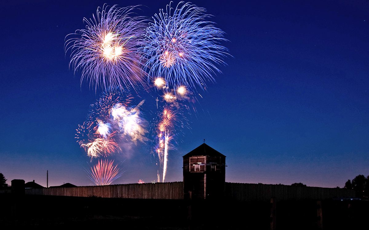 fireworks-at-fort-vancouver-2017-bob-holcomb-web fireworks-at-fort-vancouver-2017-bob-holcomb-web